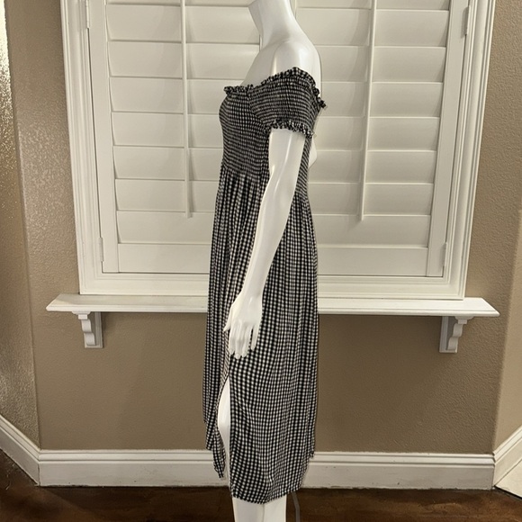 BARDOT Cindy Gingham Off the Shoulder Midi Dress - Picture 8 of 15